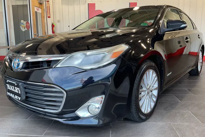 2014 Toyota Avalon Hybrid XLE Premium photo 1