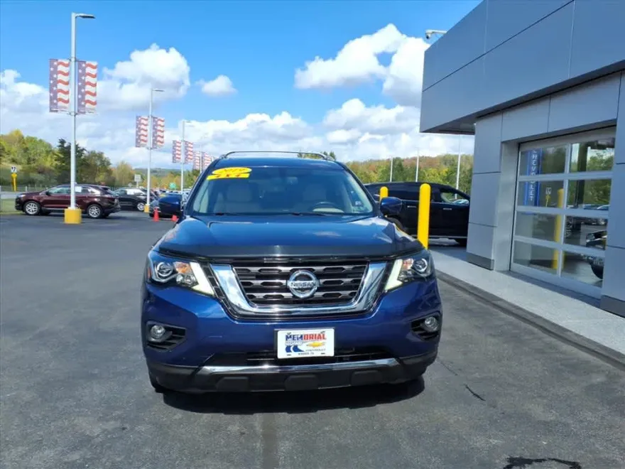 2019 Nissan Pathfinder Platinum photo 1