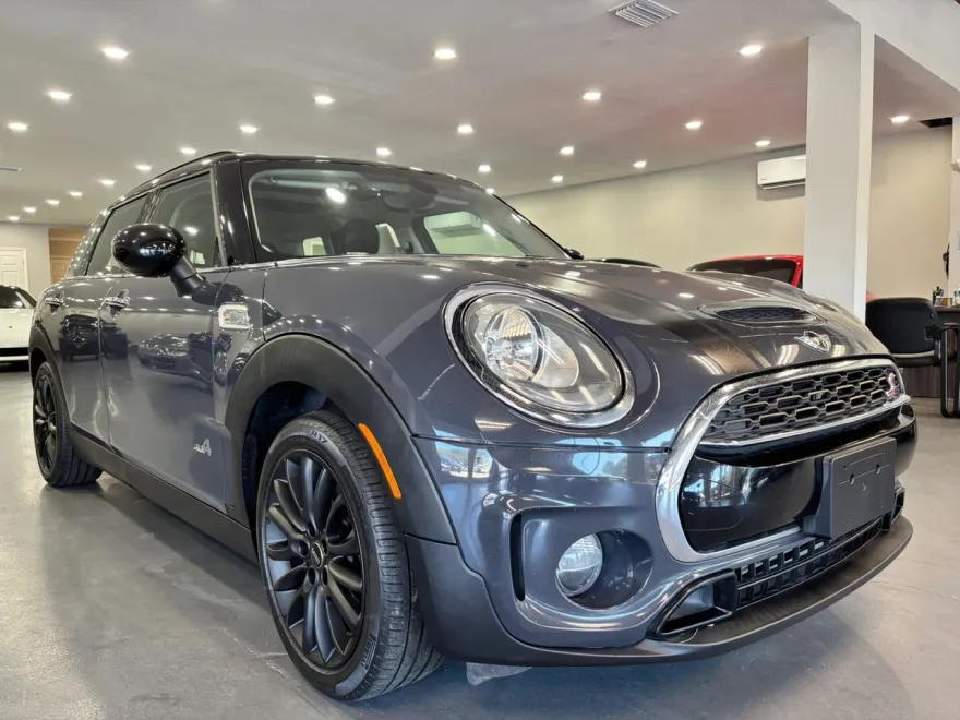 2017 Mini Clubman Base S ALL4 photo 1
