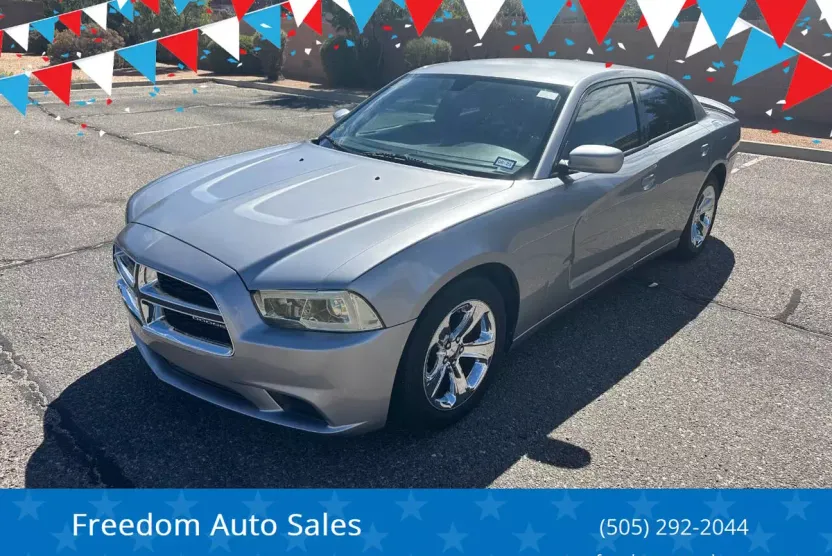 2013 Dodge Charger SE photo 1