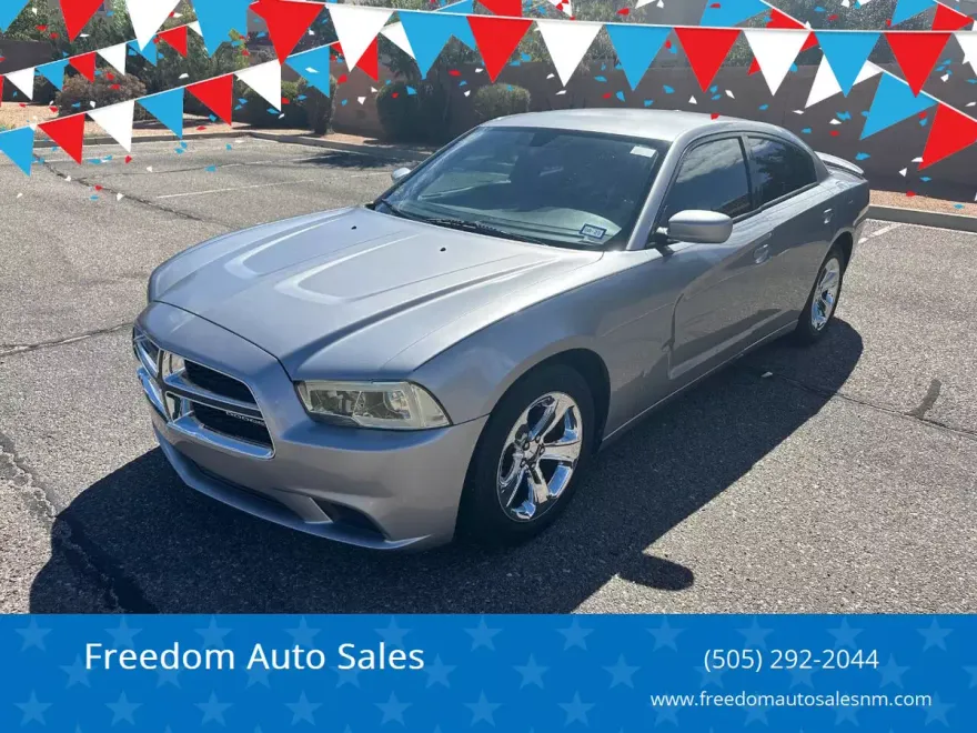 2013 Dodge Charger SE photo 1