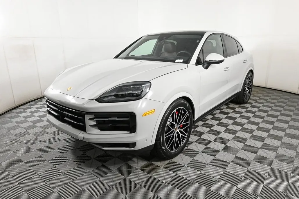 2026 Porsche Cayenne Coupe S photo 1