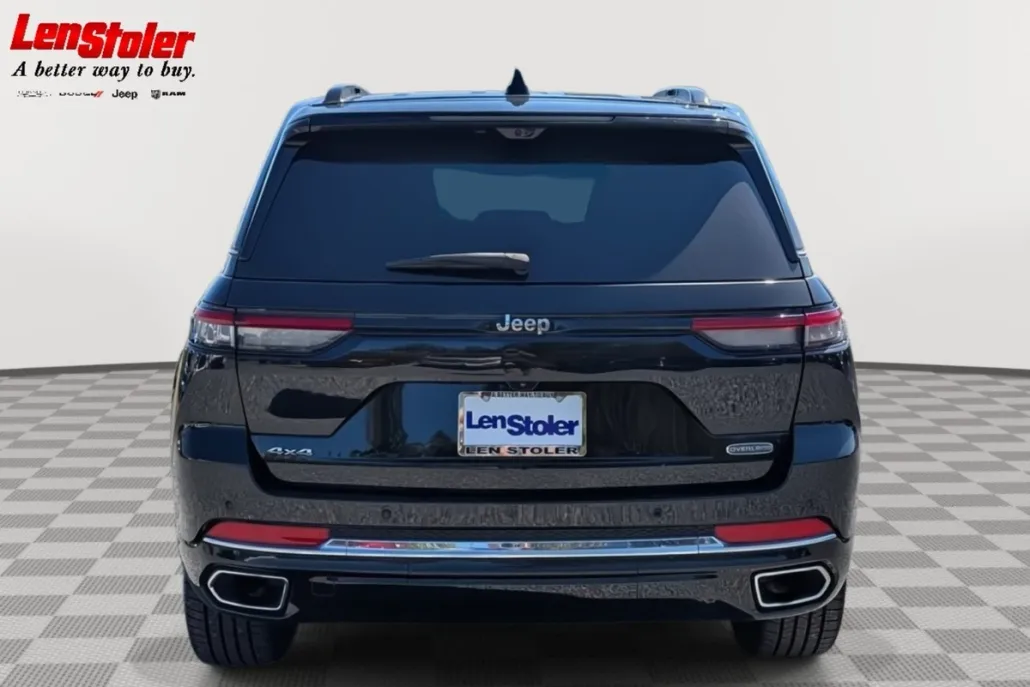 2023 Jeep Grand Cherokee Overland photo 1