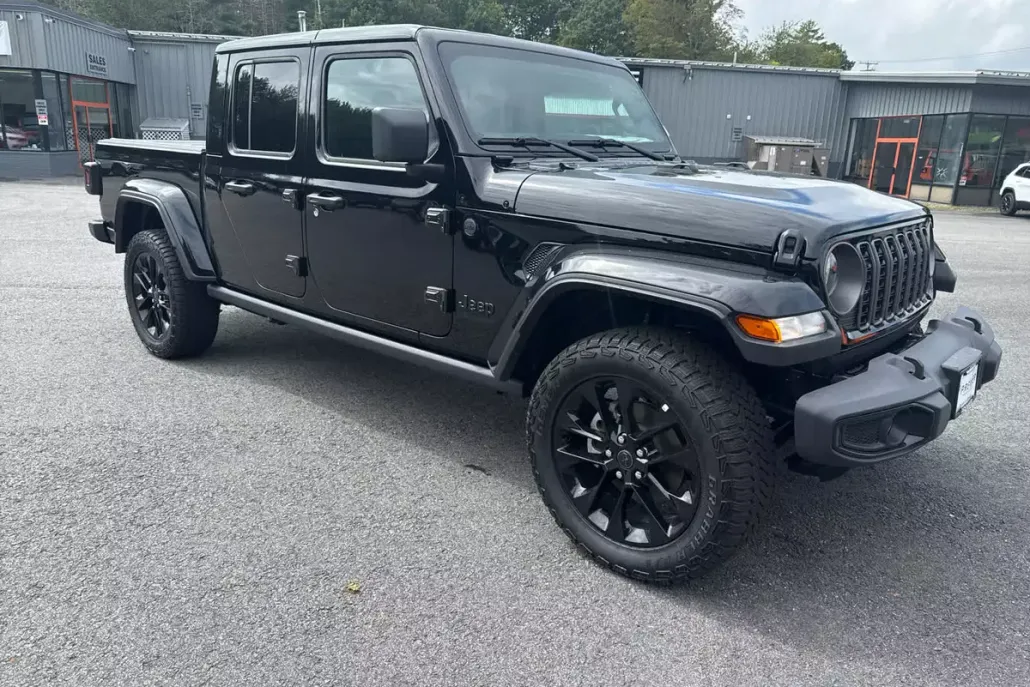 2025 Jeep Gladiator Sport photo 1