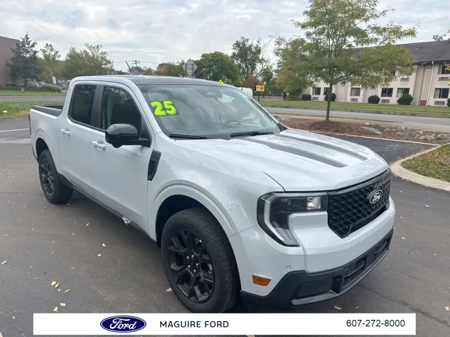 2025 Ford Maverick Lariat photo 1