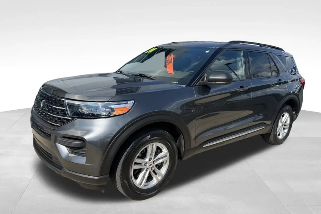 2020 Ford Explorer XLT photo 1