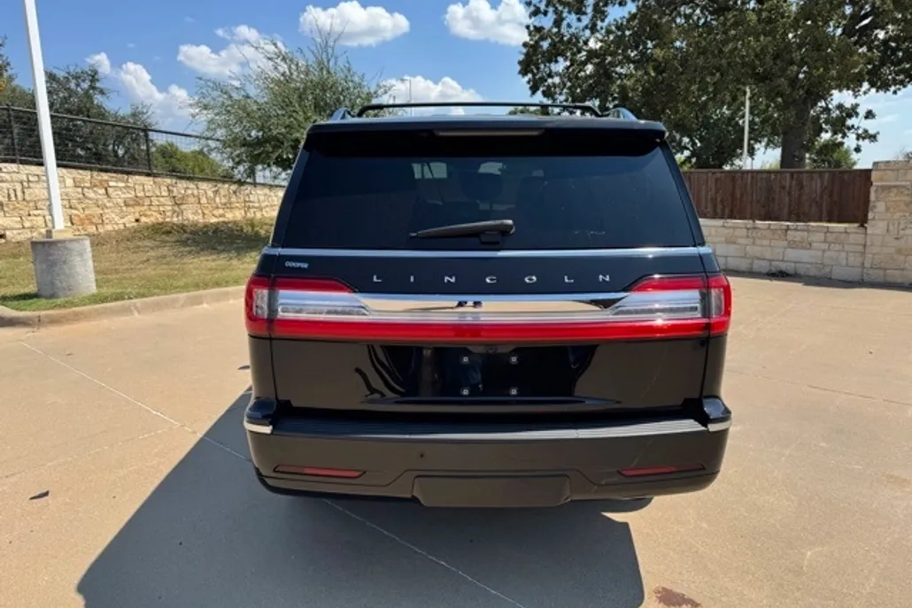 2021 Lincoln Navigator L Reserve photo 1
