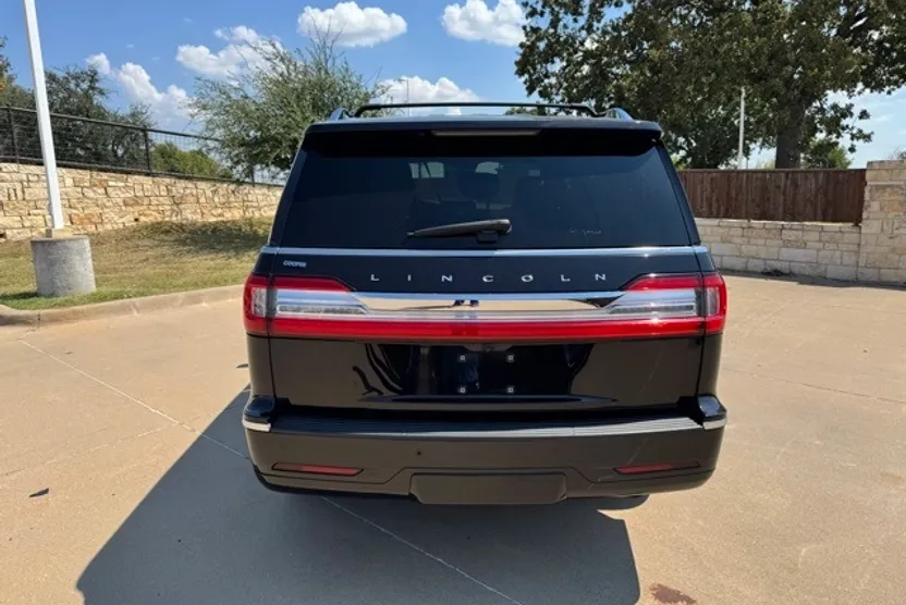 2021 Lincoln Navigator L Reserve photo 1