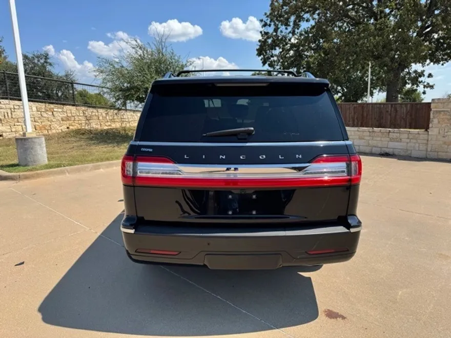 2021 Lincoln Navigator L Reserve photo 1