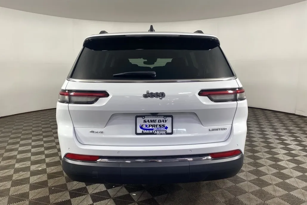 2023 Jeep Grand Cherokee Limited photo 1