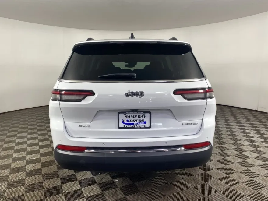 2023 Jeep Grand Cherokee Limited photo 1