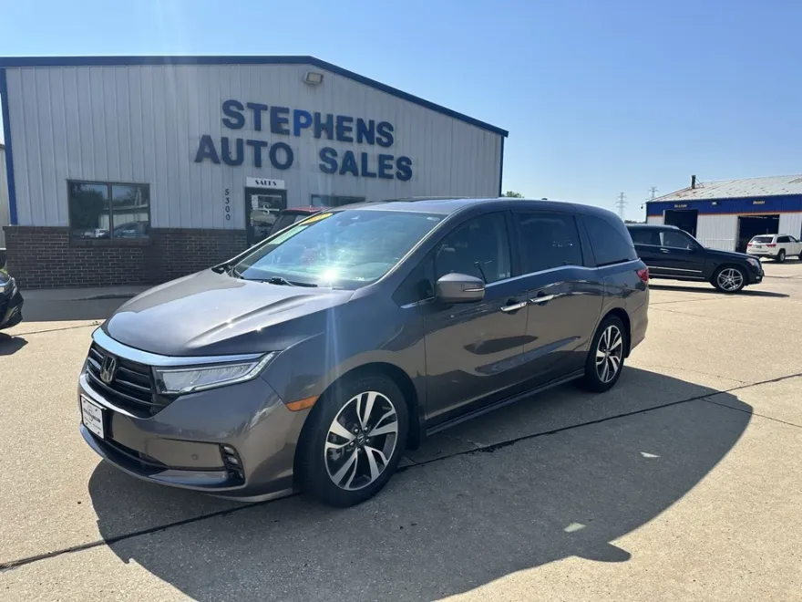 2022 Honda Odyssey Touring photo 1
