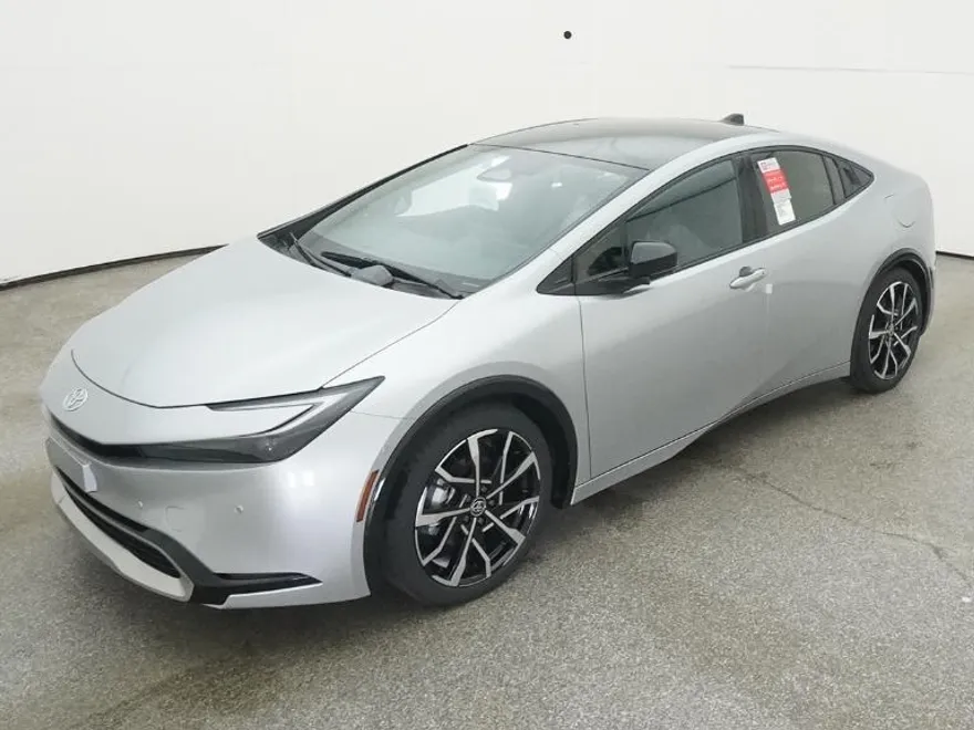2026 Toyota Prius Plug-in Hybrid XSE Premium photo 1