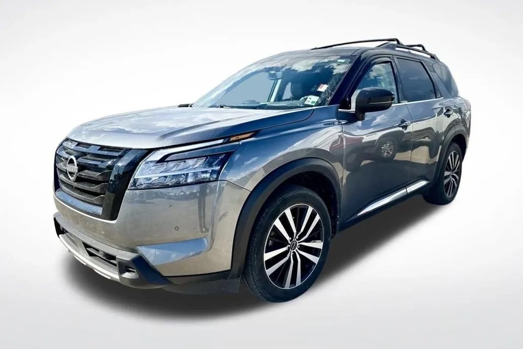 2023 Nissan Pathfinder Platinum photo 1