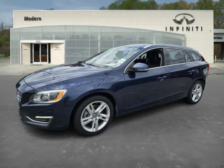 2015 Volvo V60 T5 Drive-E Platinum photo 1