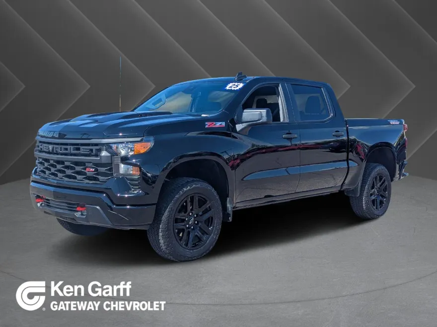 2025 Chevrolet Silverado photo 1