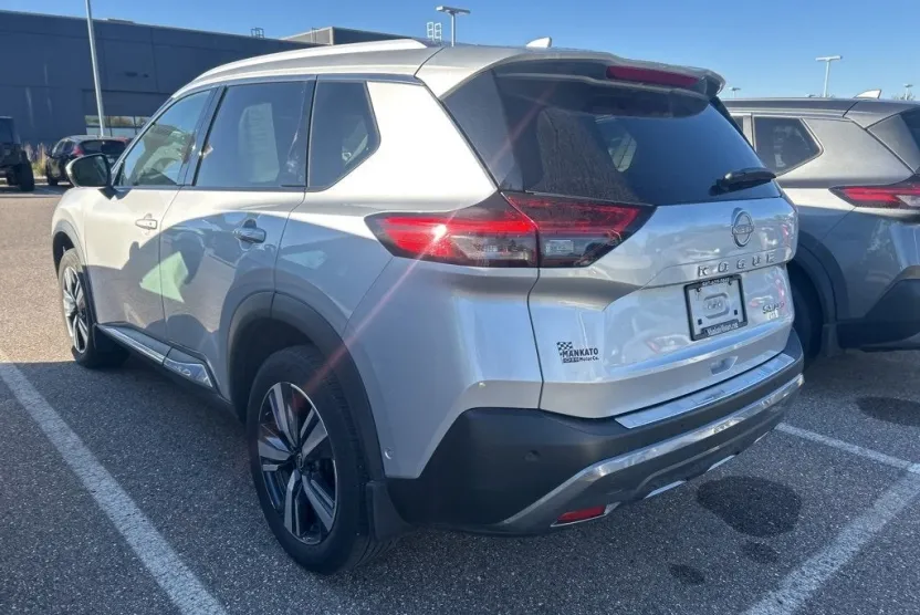 2023 Nissan Rogue SL AWD photo 1