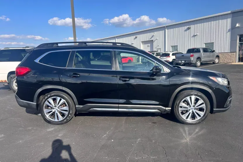 2019 Subaru Ascent Limited photo 1