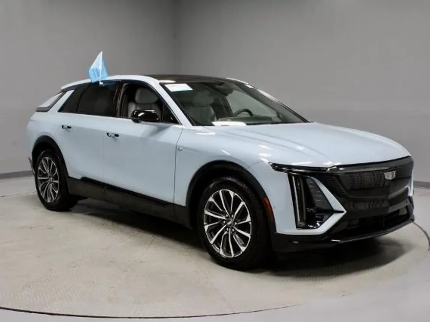 2024 Cadillac Lyriq Sport photo 1