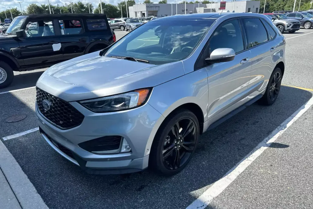 2020 Ford Edge ST photo 1