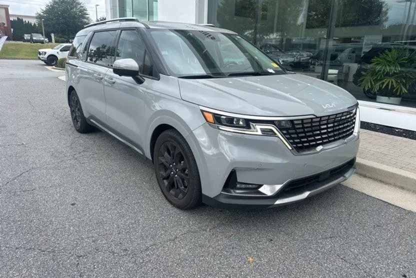 2023 Kia Carnival SX Prestige photo 1