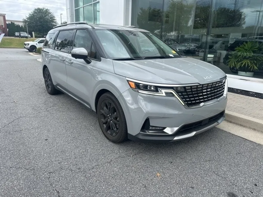 2023 Kia Carnival SX Prestige photo 1