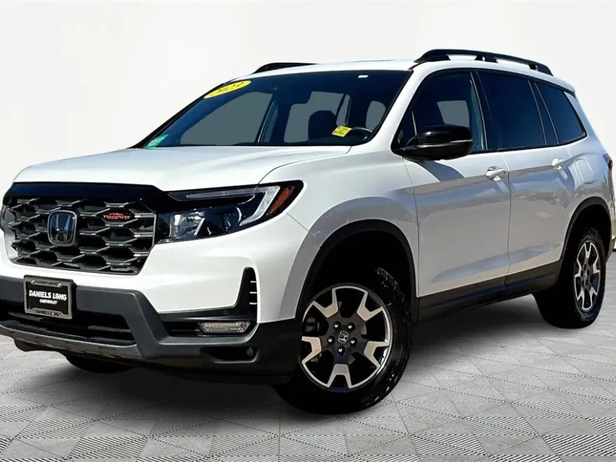 2023 Honda Passport TrailSport photo 1