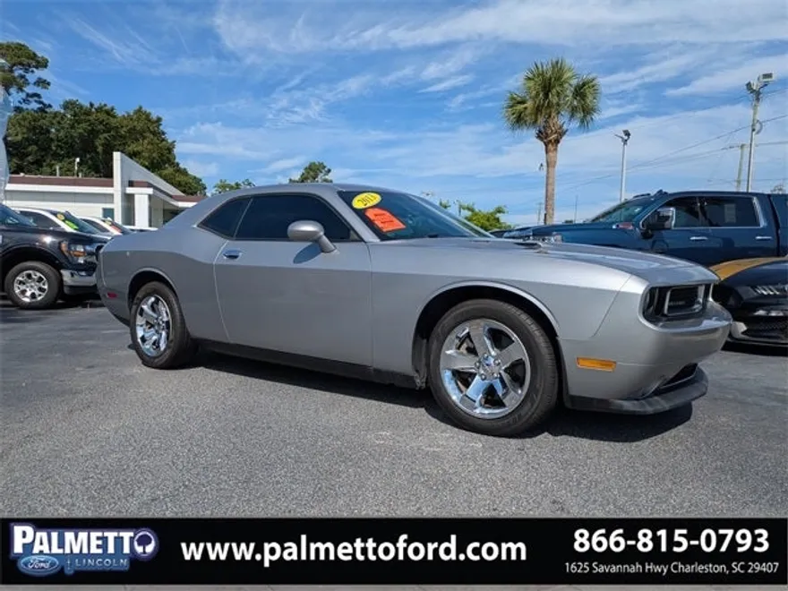 2013 Dodge Challenger R/T photo 1