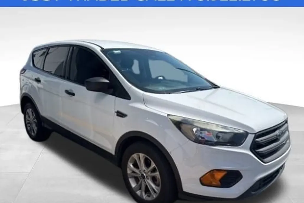 2019 Ford Escape S photo 1