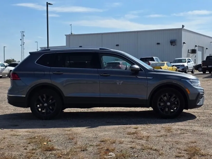 2024 Volkswagen Tiguan SE Wolfsburg Edition photo 1