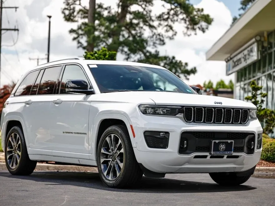 2022 Jeep Grand Cherokee Overland photo 1