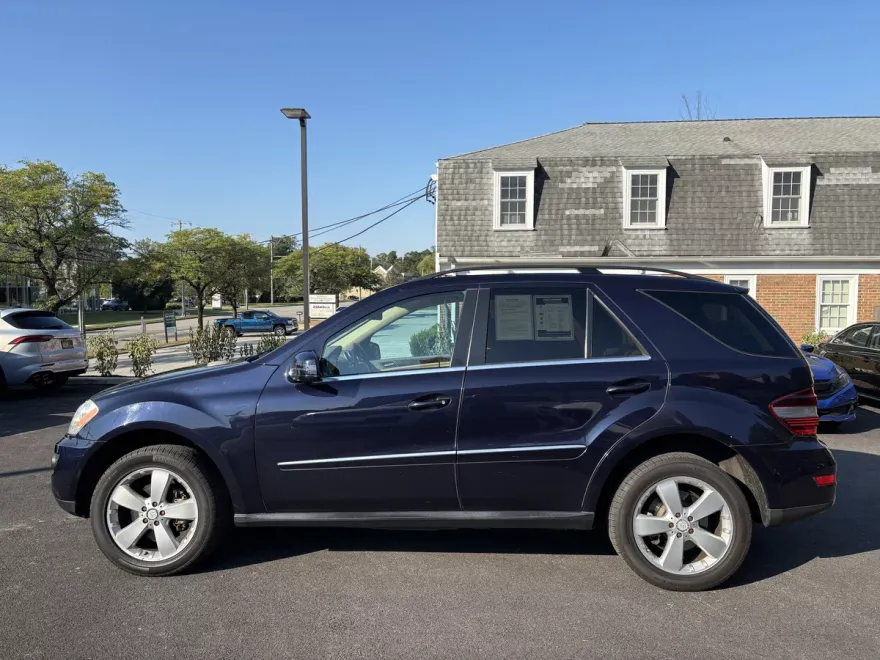 2011 Mercedes Benz ML 350 4MATIC photo 1