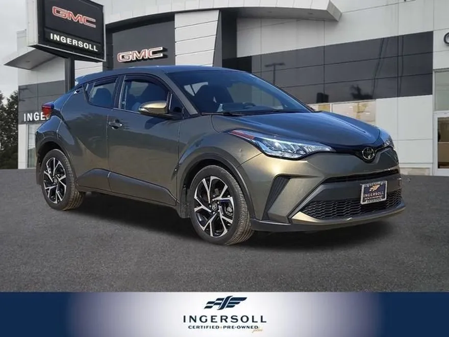 2021 Toyota C-HR LE photo 1