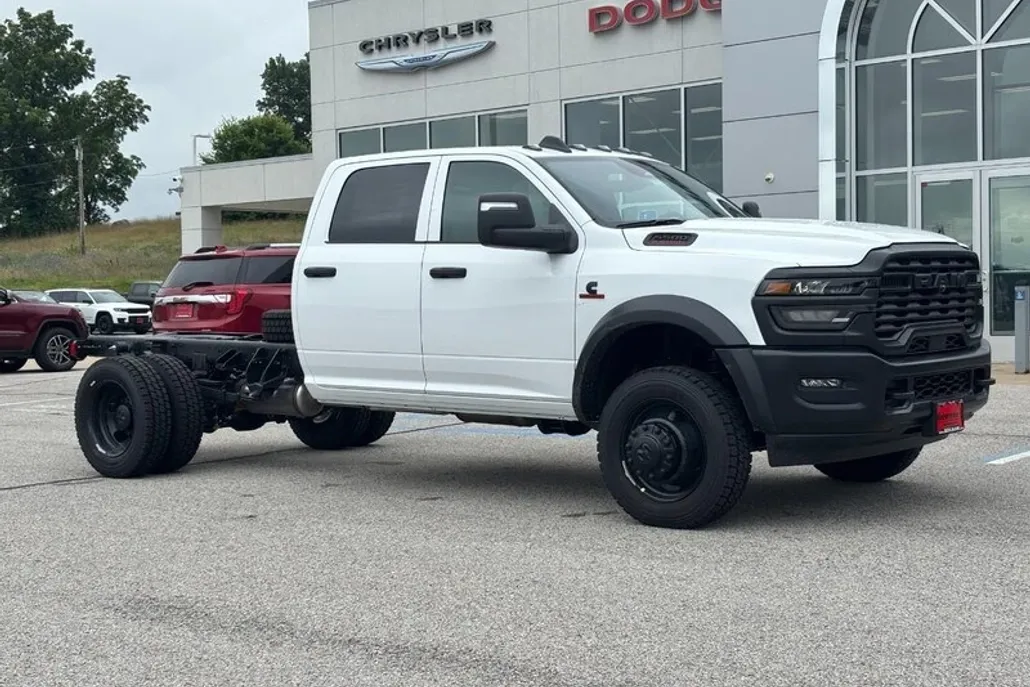 2025 Ram 5500 Tradesman photo 1