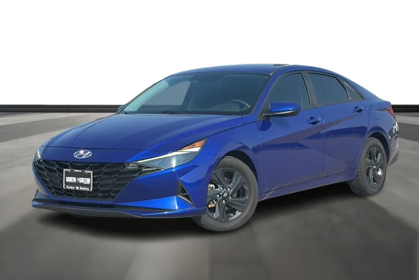2023 Hyundai Elantra SEL photo 1