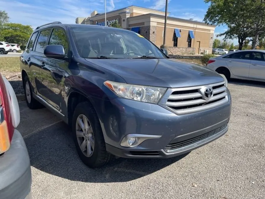 2012 Toyota Highlander Base photo 1