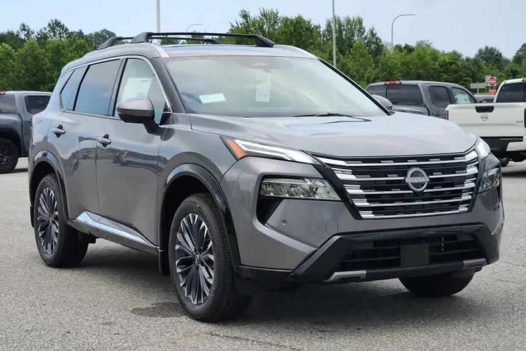2025 Nissan Rogue Platinum photo 1