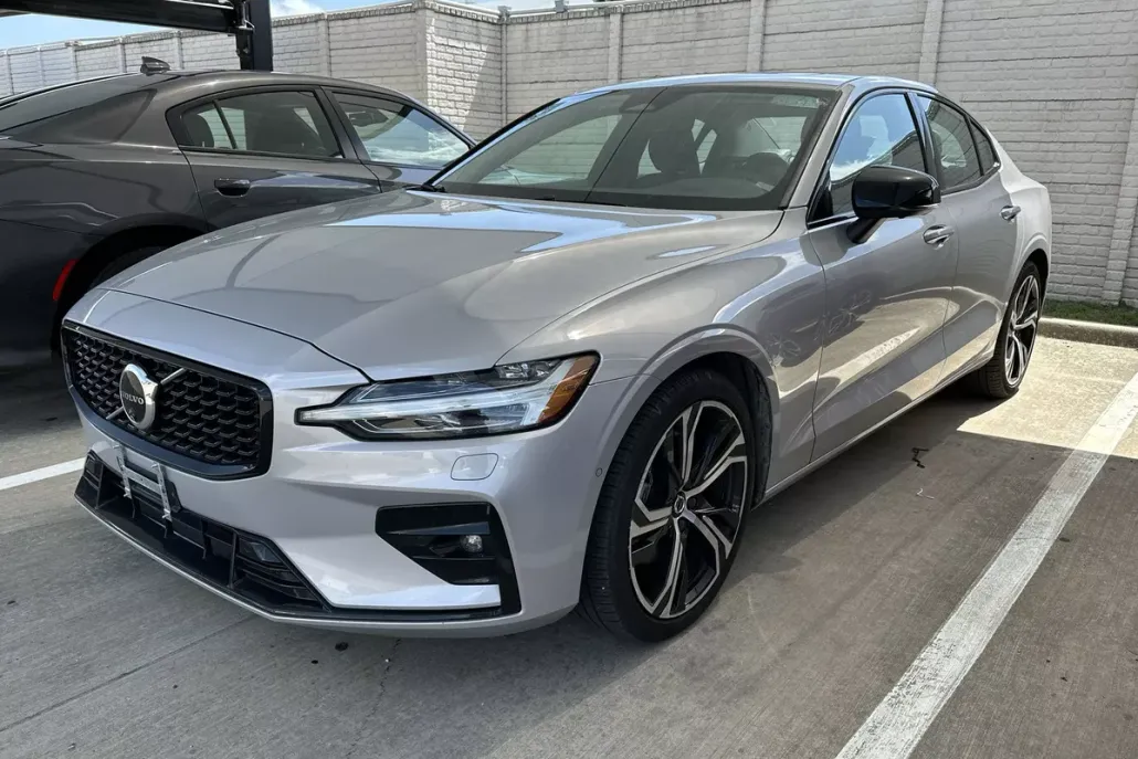 2024 Volvo S60 B5 Plus photo 1