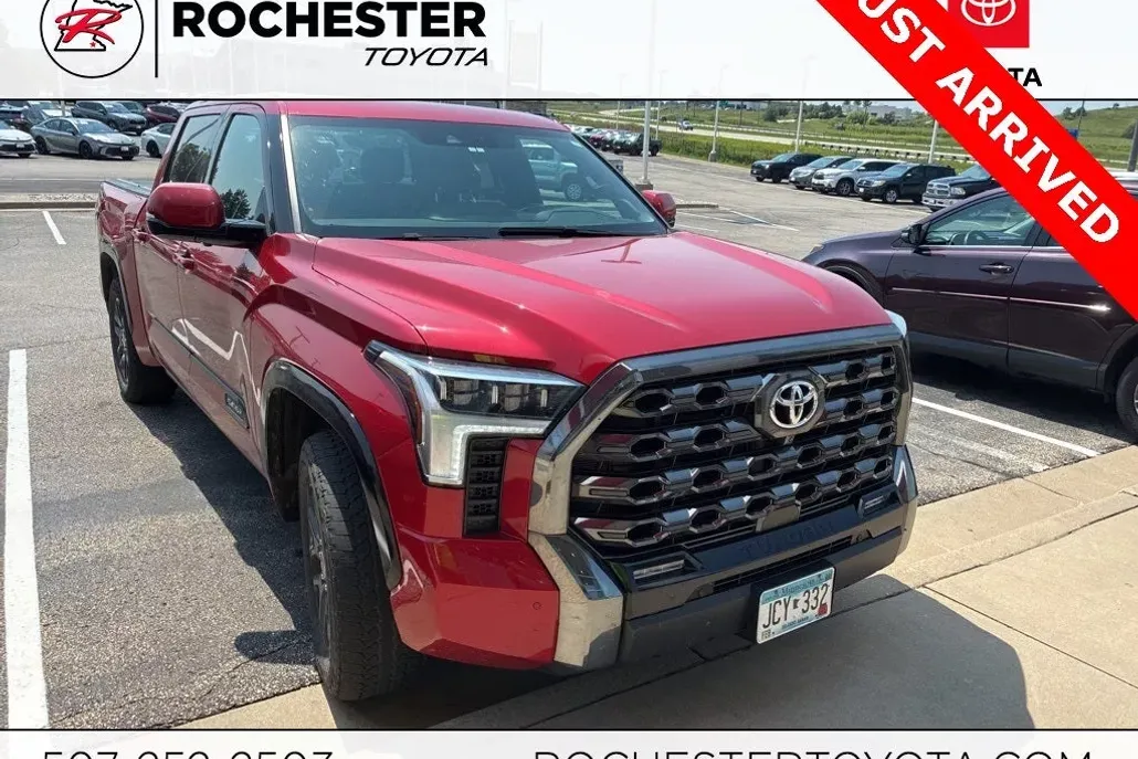 2022 Toyota Tundra Platinum photo 1