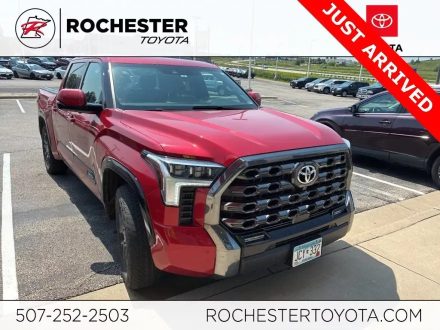 2022 Toyota Tundra Platinum photo 1