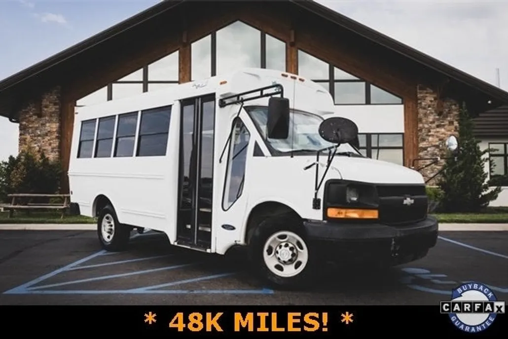 2006 Chevrolet Express Work Van Cutaway photo 1