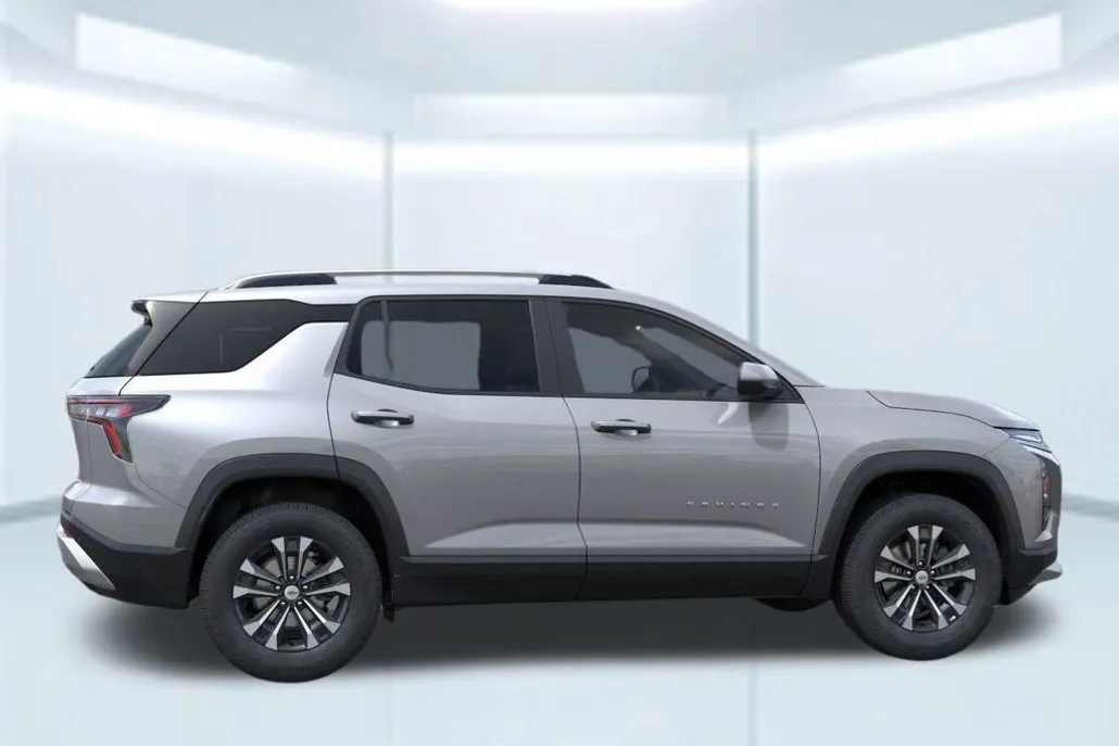 2026 Chevrolet Equinox LT photo 1