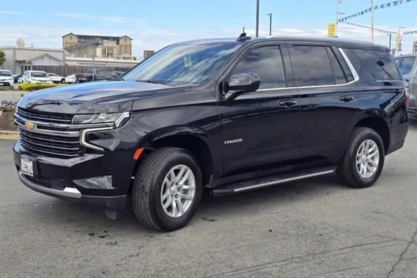 2021 Chevrolet Tahoe LT photo 1