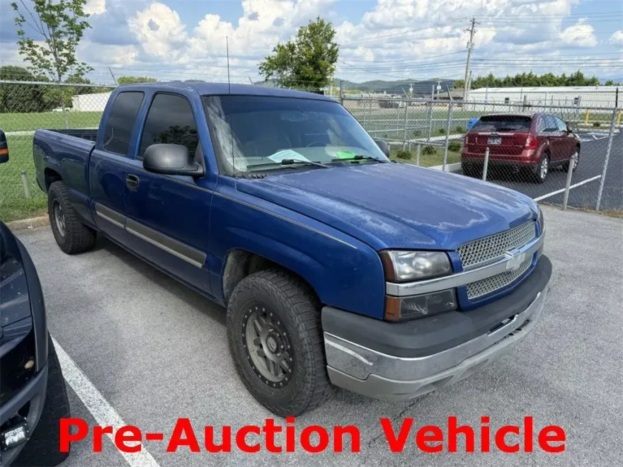 2004 Chevrolet Silverado 1500 LS photo 1