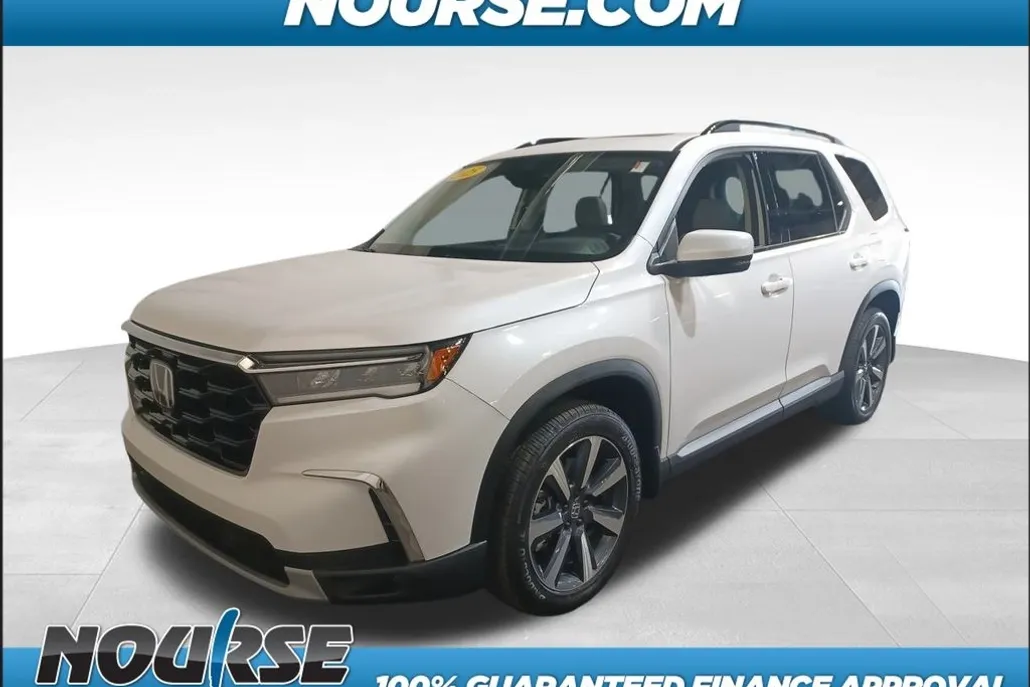 2025 Honda Pilot Touring photo 1