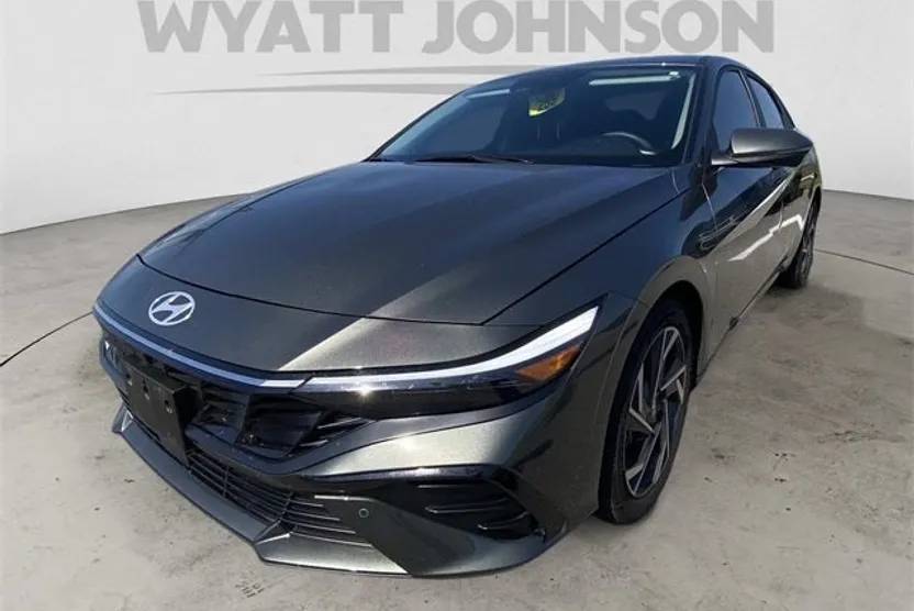2024 Hyundai Elantra Limited photo 1
