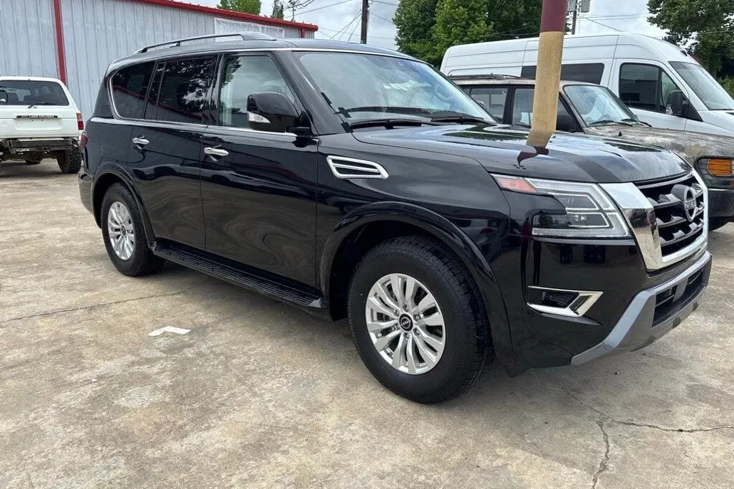 2023 Nissan Armada SV photo 1