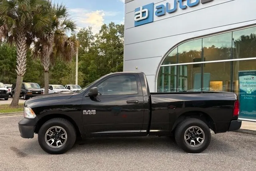 2017 Ram 1500 Tradesman photo 1