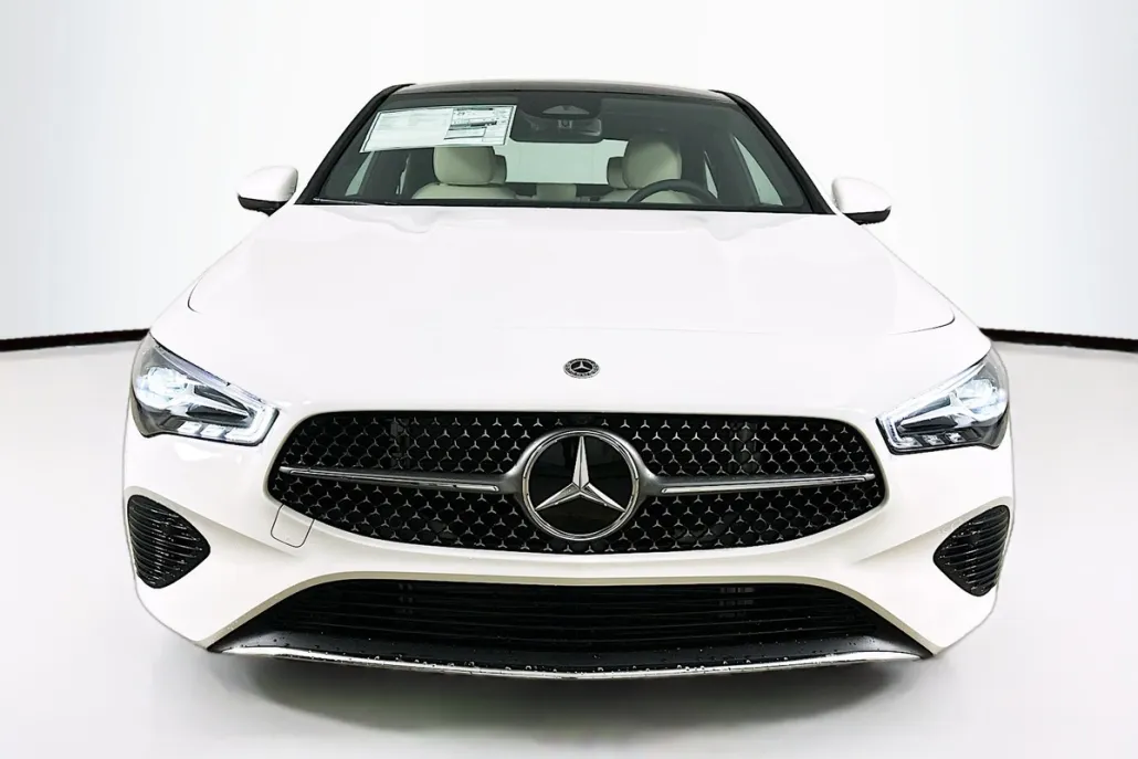 2025 Mercedes Benz CLA 250 4MATIC photo 1