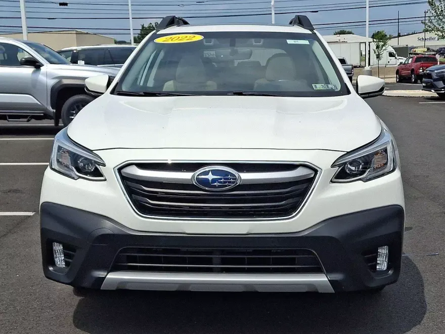 2022 Subaru Outback Limited photo 1